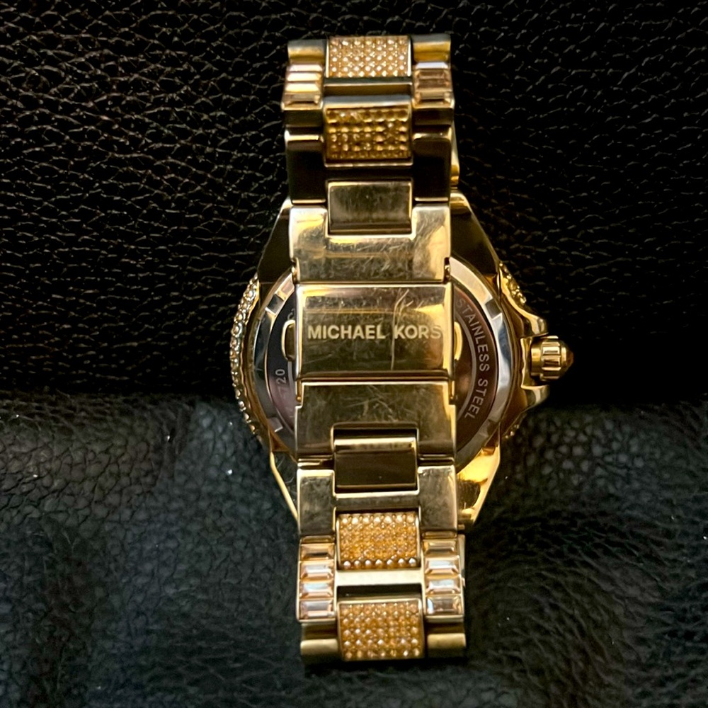 Mk Watch - image 3